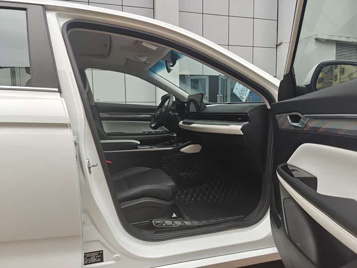 Geely Emgrand L 2022 2022款 1.4T CVT旗舰型