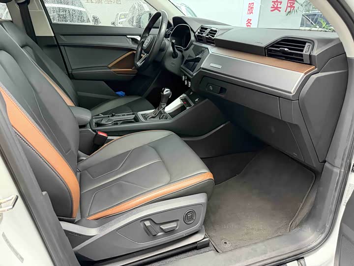 Фото 6 - Audi Q3
