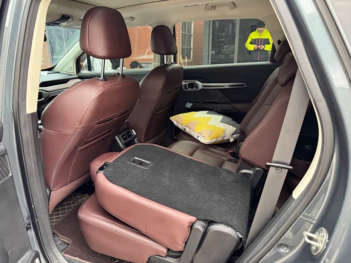 Geely Okavango 2022 2022款 1.8TD 自动尊贵型 7座