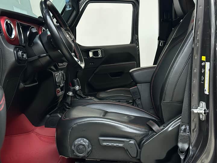 Jeep Wrangler 2021 2021款 2.0T 罗宾汉四门版