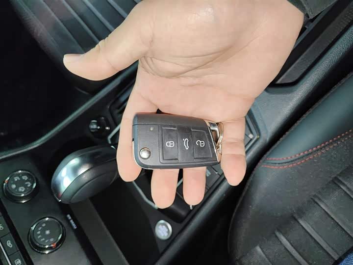 Фото 9 - Volkswagen Lavida