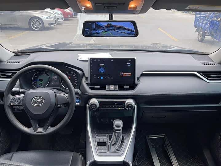 Фото 6 - Toyota Wildlander