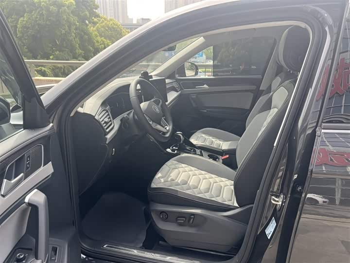 Volkswagen Tayron 2024 2024款 330TSI 两驱豪华Plus进阶版