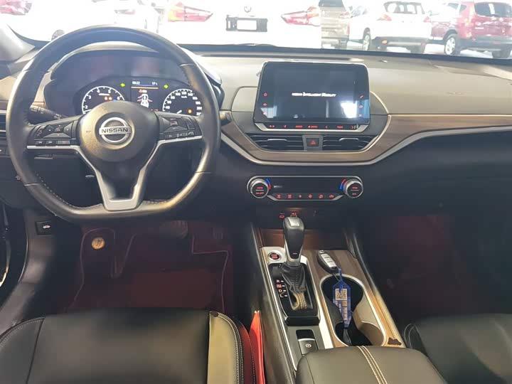 Фото 9 - Nissan Teana