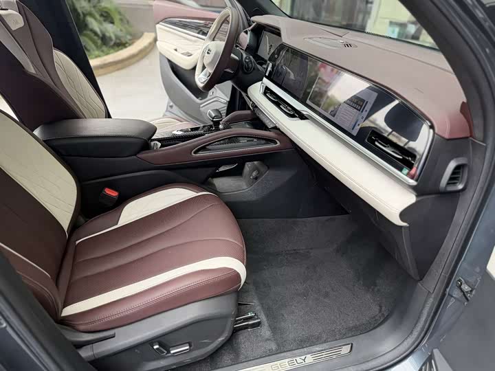 Фото 4 - Geely Monjaro