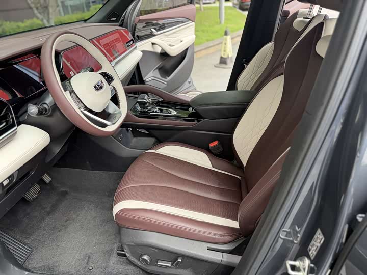 Фото 5 - Geely Monjaro