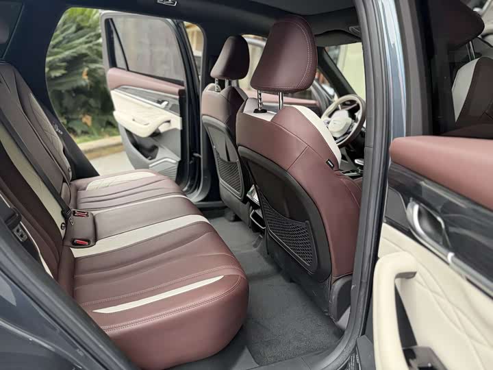 Фото 7 - Geely Monjaro