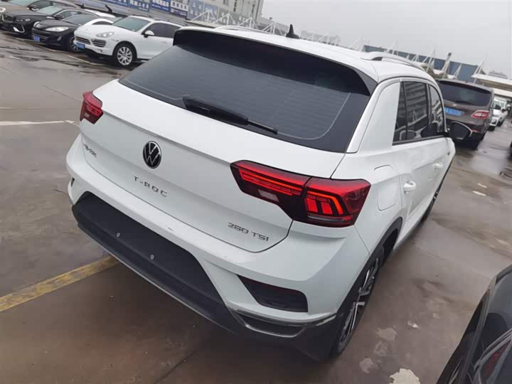 Фото 7 - Volkswagen T-Roc