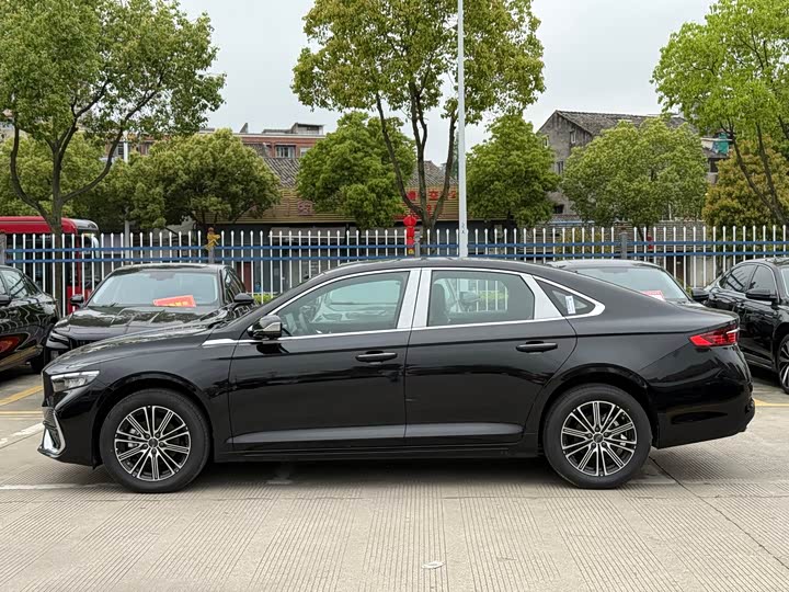 Фото 4 - Geely Preface
