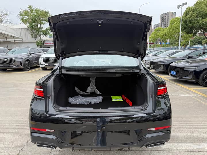 Фото 8 - Geely Preface