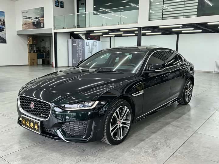 Фото 4 - Jaguar XE L
