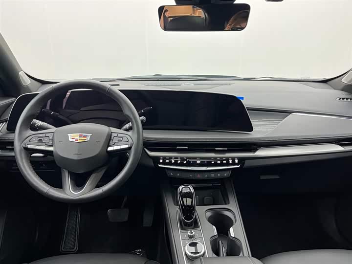 Cadillac XT4 2024 2024款 28T 两驱尊贵型
