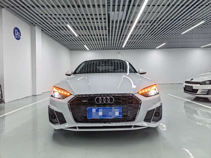 Фото 2 - Audi A5