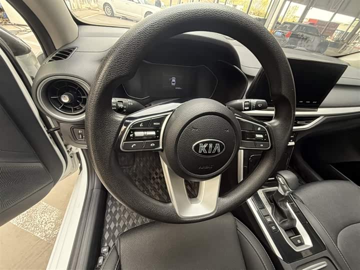 Photo 3 - Kia K3