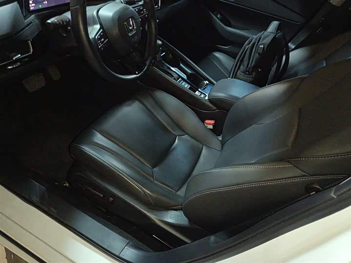 Фото 7 - Honda Inspire