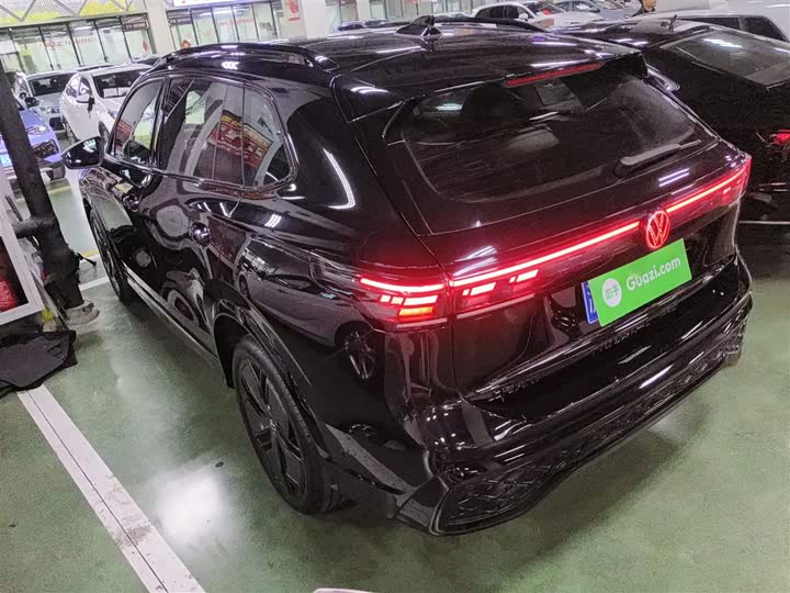 Фото 5 - Volkswagen Tiguan L Pro