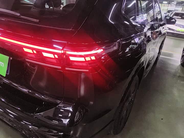 Фото 8 - Volkswagen Tiguan L Pro