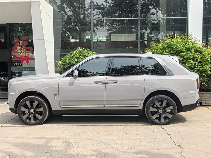 Photo 2 - Rolls-Royce Cullinan