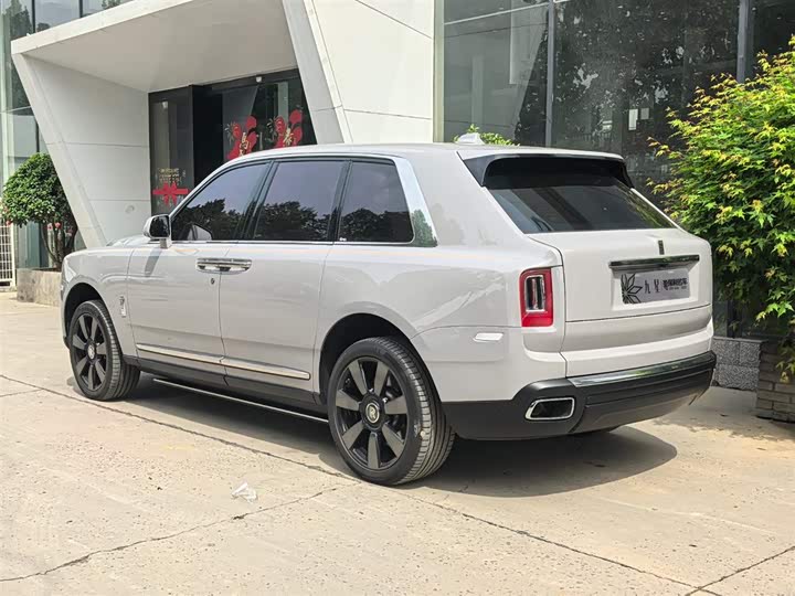 Photo 3 - Rolls-Royce Cullinan