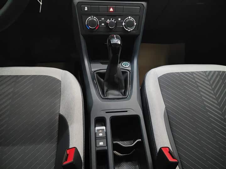 Volkswagen Tharu 2025 2025款 新锐 1.5L 锐进版