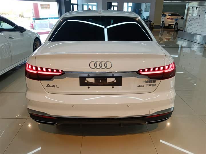 Zdjęcie 4 - Audi A4L