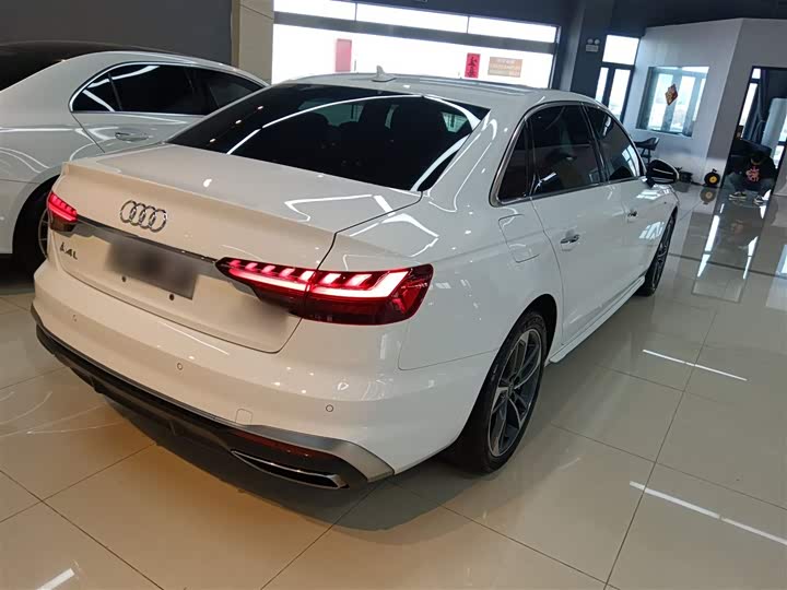 Zdjęcie 5 - Audi A4L