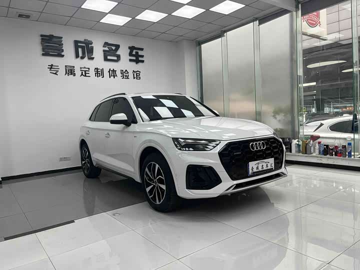 Фото 3 - Audi Q5L