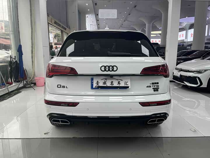 Фото 5 - Audi Q5L