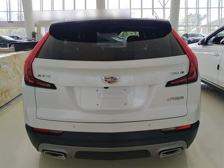 Фото 6 - Cadillac XT4