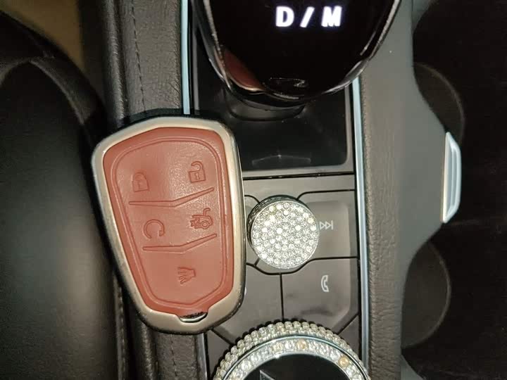 Фото 9 - Cadillac XT4