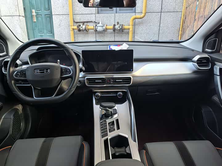 Фото 5 - Geely Coolray
