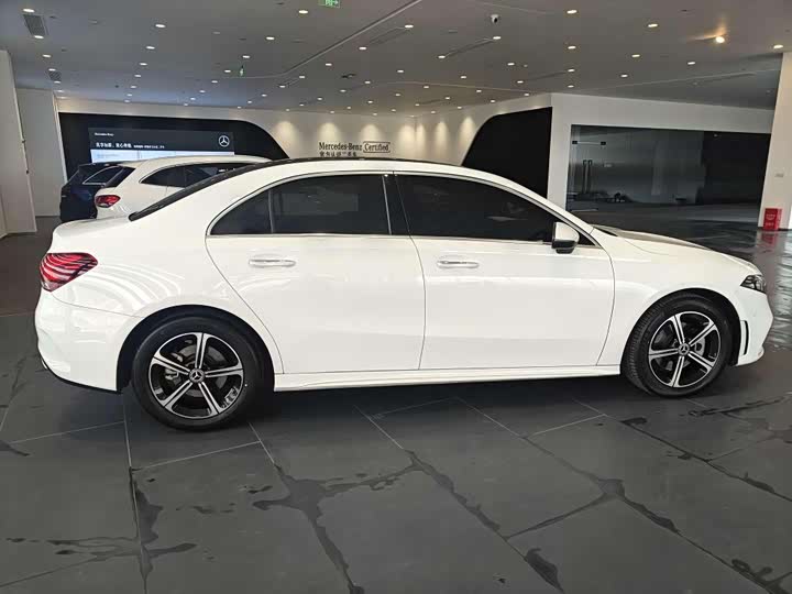 Фото 8 - Mercedes-Benz A-Class