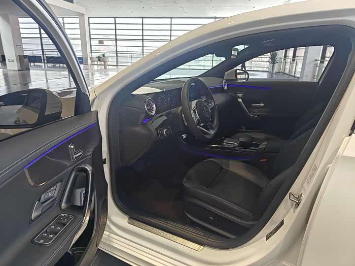 Фото 9 - Mercedes-Benz A-Class