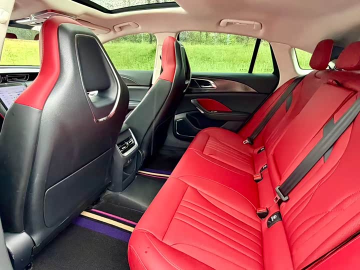 2025 Hongqi H6