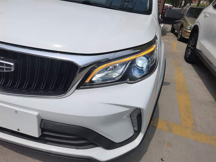 Фото 3 - Geely Vision X3