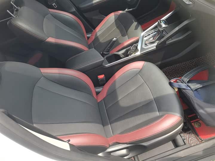 Фото 4 - Geely Vision X3