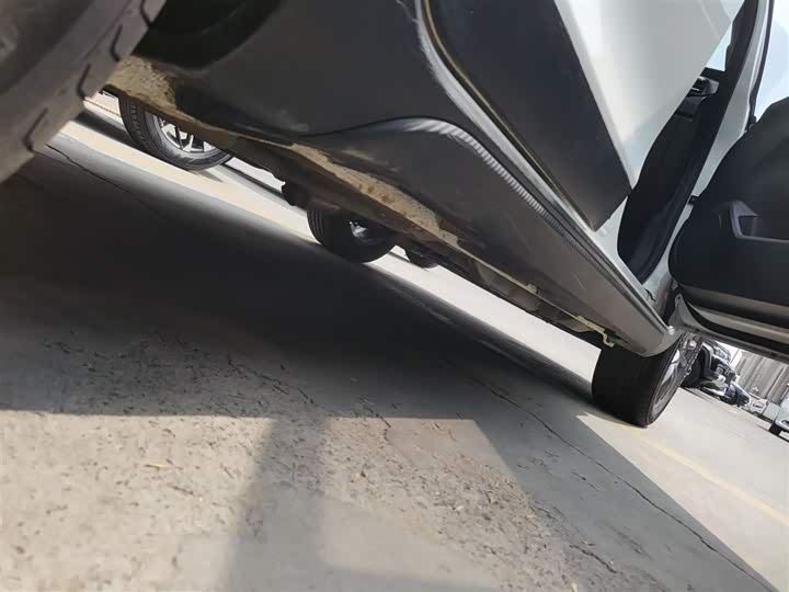 Фото 5 - Geely Vision X3