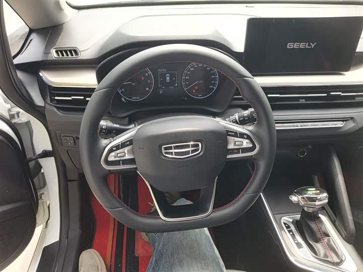 Фото 7 - Geely Vision X3
