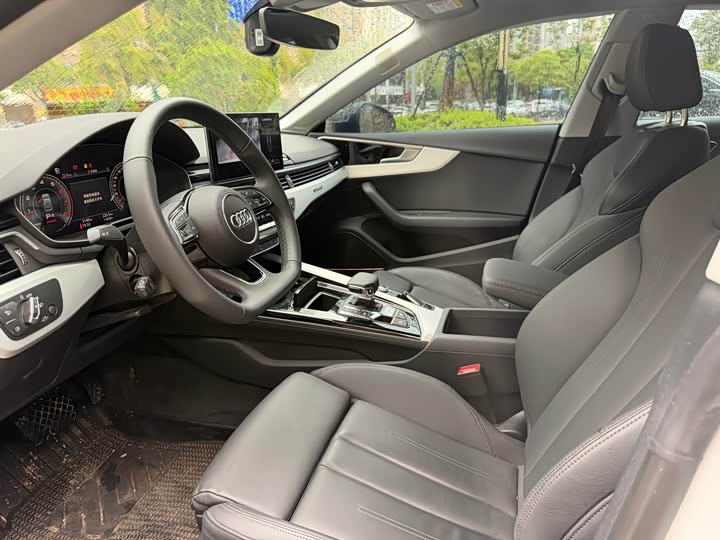 Audi A5 2025 2025款 Sportback 典藏版 40 TFSI quattro 豪华动感型
