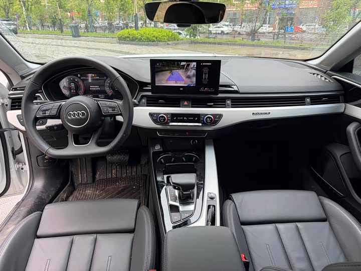 Audi A5 2025 2025款 Sportback 典藏版 40 TFSI quattro 豪华动感型