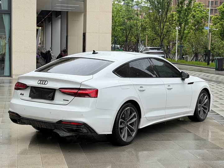 Audi A5 2025 2025款 Sportback 典藏版 40 TFSI quattro 豪华动感型