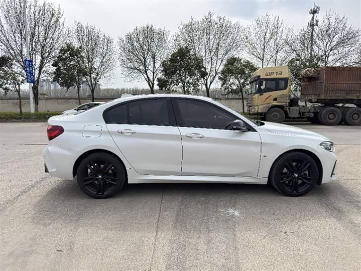 BMW 1 Series 2023 2023款 125i M运动曜夜版