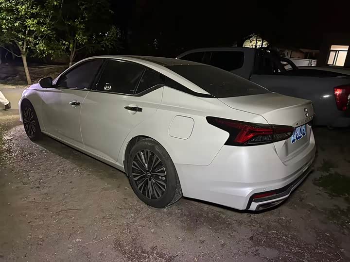Zdjęcie 8 - Nissan Teana