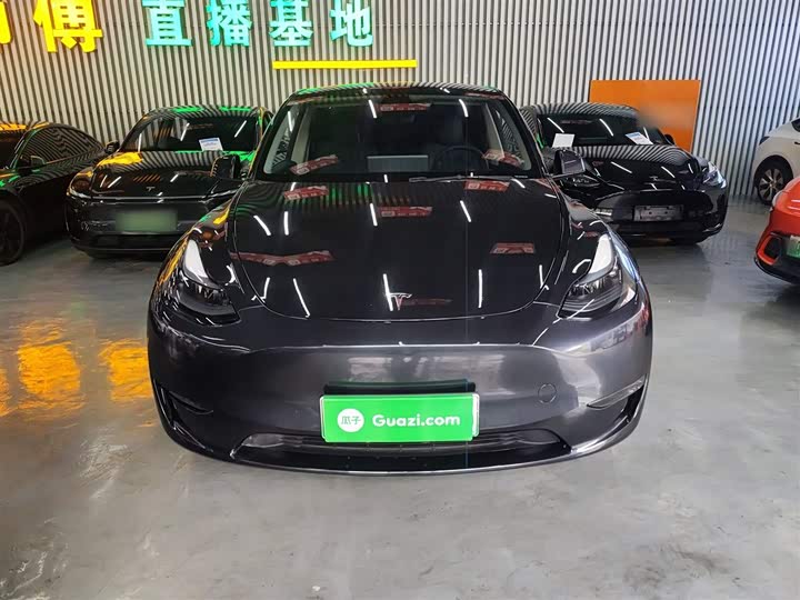 Фото 3 - Tesla Model Y