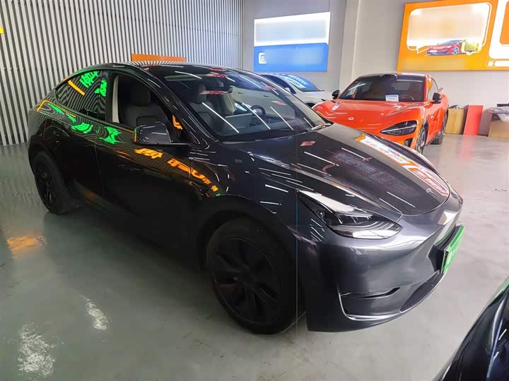 Фото 4 - Tesla Model Y