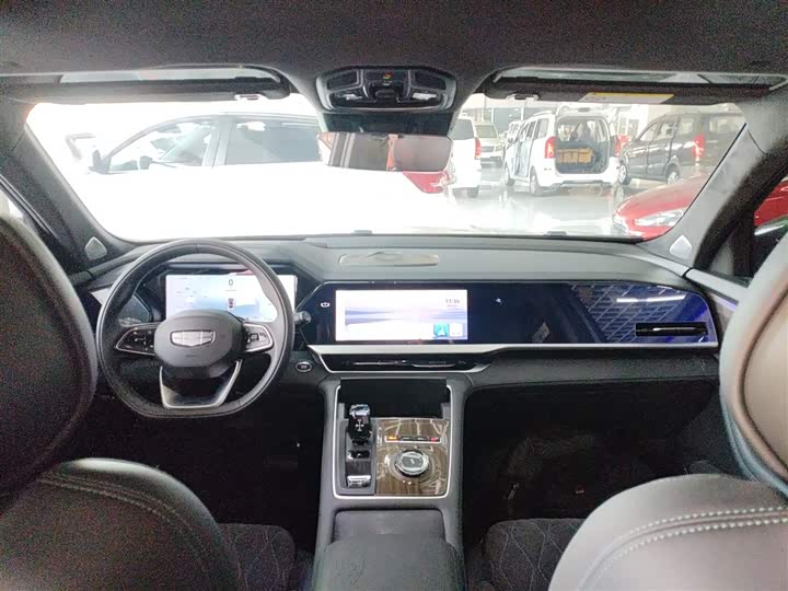 Фото 6 - Geely Monjaro