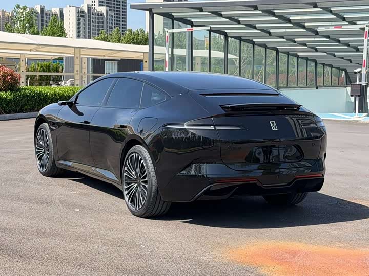2026 Avatr 12