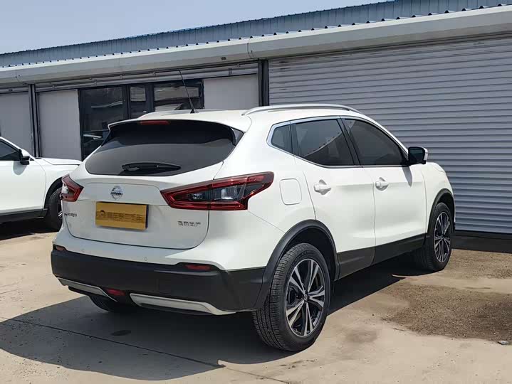 Фото 4 - Nissan Qashqai