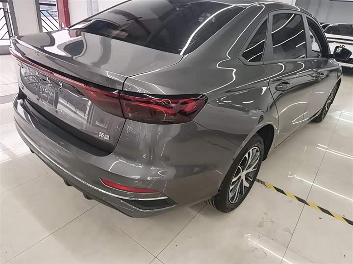 Geely Emgrand 2026 2026款 400万纪念款 1.5L CVT超越型
