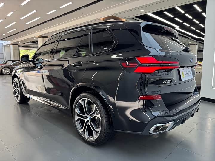 BMW X5 2026 2026款 xDrive 40Li M运动曜夜套装